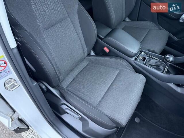 Білий Шкода Karoq, об'ємом двигуна 1.4 л та пробігом 180 тис. км за 18500 $, фото 17 на Automoto.ua