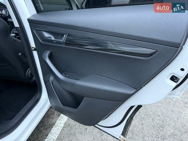 Білий Шкода Karoq, об'ємом двигуна 1.4 л та пробігом 180 тис. км за 18500 $, фото 19 на Automoto.ua