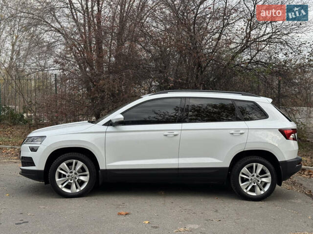Білий Шкода Karoq, об'ємом двигуна 1.4 л та пробігом 62 тис. км за 21999 $, фото 16 на Automoto.ua