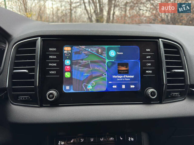 Білий Шкода Karoq, об'ємом двигуна 1.4 л та пробігом 62 тис. км за 21999 $, фото 51 на Automoto.ua