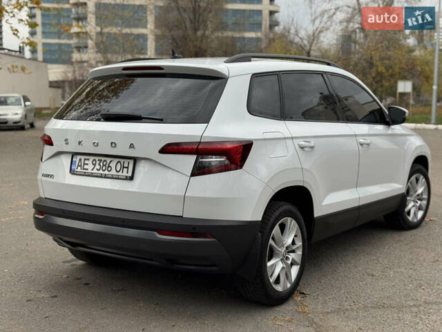 Білий Шкода Karoq, об'ємом двигуна 1.4 л та пробігом 62 тис. км за 21999 $, фото 11 на Automoto.ua