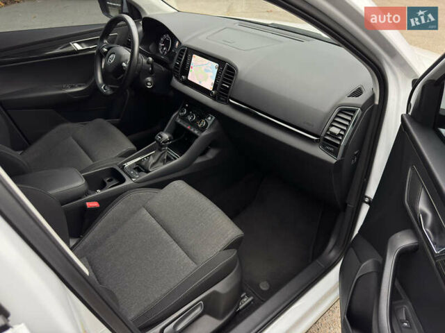 Білий Шкода Karoq, об'ємом двигуна 1.4 л та пробігом 62 тис. км за 22700 $, фото 28 на Automoto.ua