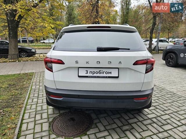 Білий Шкода Karoq, об'ємом двигуна 1.97 л та пробігом 85 тис. км за 27890 $, фото 6 на Automoto.ua