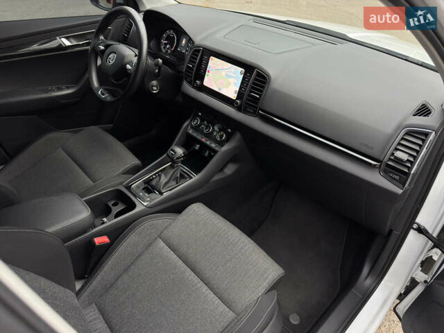 Білий Шкода Karoq, об'ємом двигуна 1.4 л та пробігом 62 тис. км за 22700 $, фото 30 на Automoto.ua
