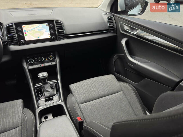 Білий Шкода Karoq, об'ємом двигуна 1.4 л та пробігом 62 тис. км за 21999 $, фото 31 на Automoto.ua