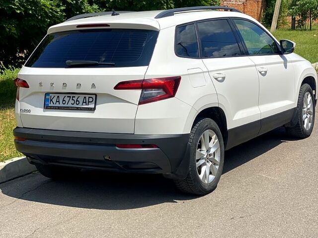 Белый Шкода Karoq, объемом двигателя 1.6 л и пробегом 230 тыс. км за 18200 $, фото 5 на Automoto.ua