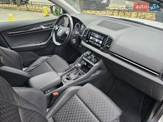 Білий Шкода Karoq, об'ємом двигуна 1.97 л та пробігом 85 тис. км за 27890 $, фото 34 на Automoto.ua