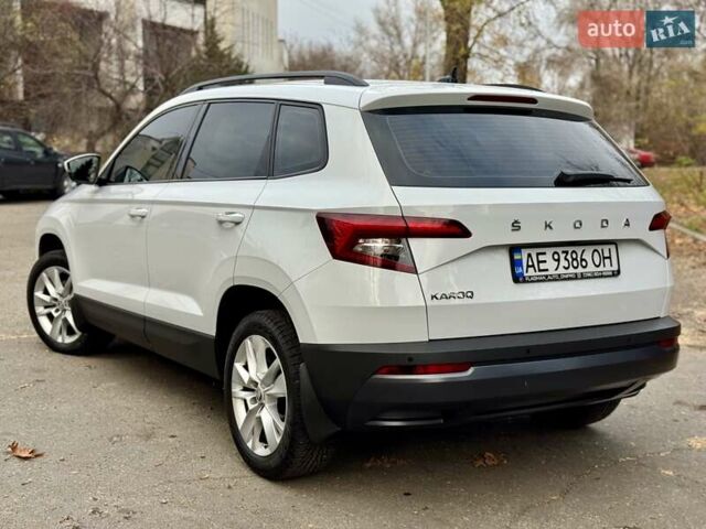 Білий Шкода Karoq, об'ємом двигуна 1.4 л та пробігом 62 тис. км за 22700 $, фото 10 на Automoto.ua