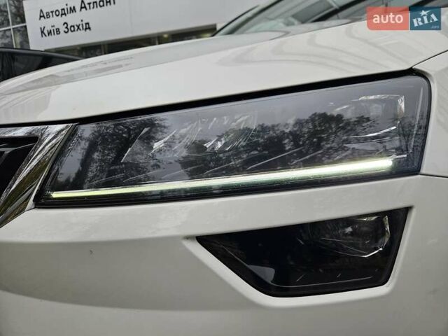 Білий Шкода Karoq, об'ємом двигуна 1.97 л та пробігом 85 тис. км за 27890 $, фото 13 на Automoto.ua