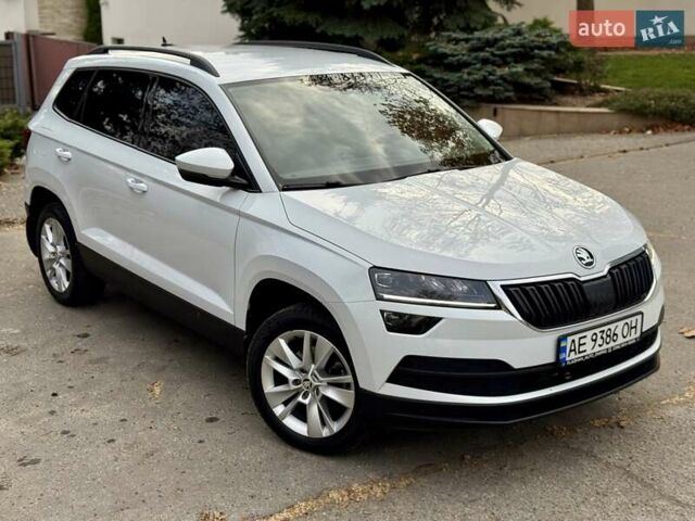 Білий Шкода Karoq, об'ємом двигуна 1.4 л та пробігом 62 тис. км за 22700 $, фото 8 на Automoto.ua