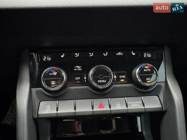 Білий Шкода Karoq, об'ємом двигуна 1.4 л та пробігом 62 тис. км за 21999 $, фото 42 на Automoto.ua