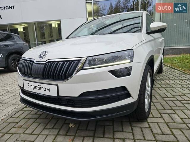 Білий Шкода Karoq, об'ємом двигуна 1.97 л та пробігом 85 тис. км за 27890 $, фото 12 на Automoto.ua