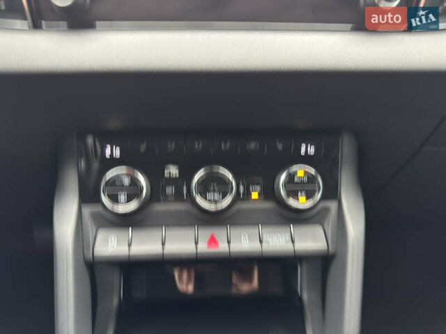 Білий Шкода Karoq, об'ємом двигуна 1.4 л та пробігом 62 тис. км за 22700 $, фото 33 на Automoto.ua