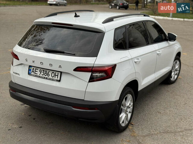 Білий Шкода Karoq, об'ємом двигуна 1.4 л та пробігом 62 тис. км за 21999 $, фото 10 на Automoto.ua