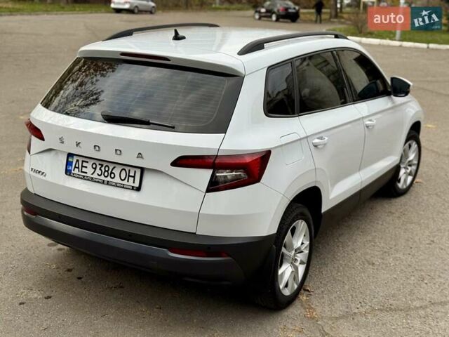 Білий Шкода Karoq, об'ємом двигуна 1.4 л та пробігом 62 тис. км за 22700 $, фото 4 на Automoto.ua