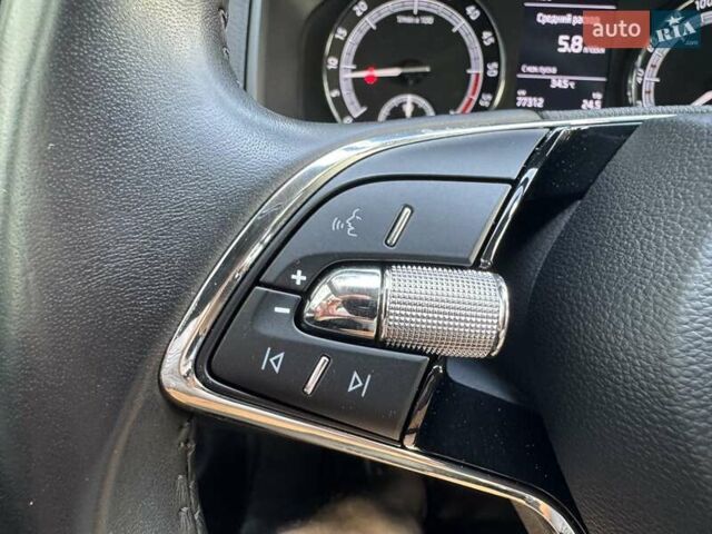 Шкода Karoq 2021 в Киеве на Automoto.ua Белый Шкода Karoq, объемом двигателя 1.97 л и пробегом 78 тыс. км за 22000 $, фото 24 на Automoto.ua