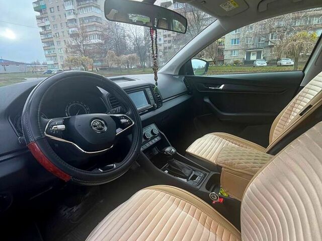 Белый Шкода Karoq, объемом двигателя 1.4 л и пробегом 19 тыс. км за 23500 $, фото 5 на Automoto.ua