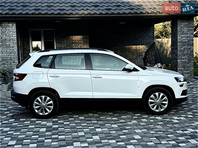 Білий Шкода Karoq, об'ємом двигуна 1.4 л та пробігом 108 тис. км за 21900 $, фото 6 на Automoto.ua
