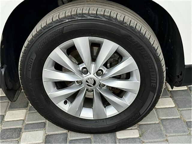 Белый Шкода Karoq, объемом двигателя 1.4 л и пробегом 107 тыс. км за 20500 $, фото 11 на Automoto.ua