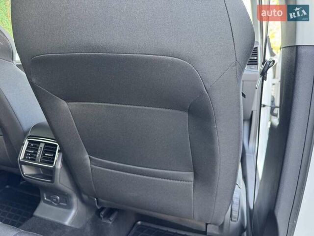 Шкода Karoq 2021 в Киеве на Automoto.ua Белый Шкода Karoq, объемом двигателя 1.97 л и пробегом 78 тыс. км за 22000 $, фото 12 на Automoto.ua