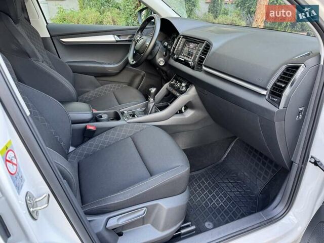 Шкода Karoq 2021 в Киеве на Automoto.ua Белый Шкода Karoq, объемом двигателя 1.97 л и пробегом 78 тыс. км за 22000 $, фото 15 на Automoto.ua