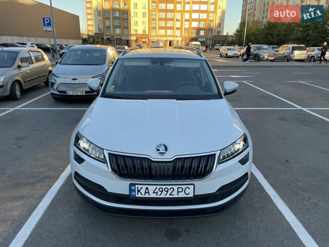Белый Шкода Karoq, объемом двигателя 1.4 л и пробегом 31 тыс. км за 25000 $, фото 2 на Automoto.ua