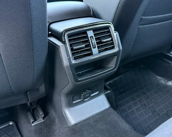 Белый Шкода Karoq, объемом двигателя 2 л и пробегом 78 тыс. км за 22000 $, фото 20 на Automoto.ua