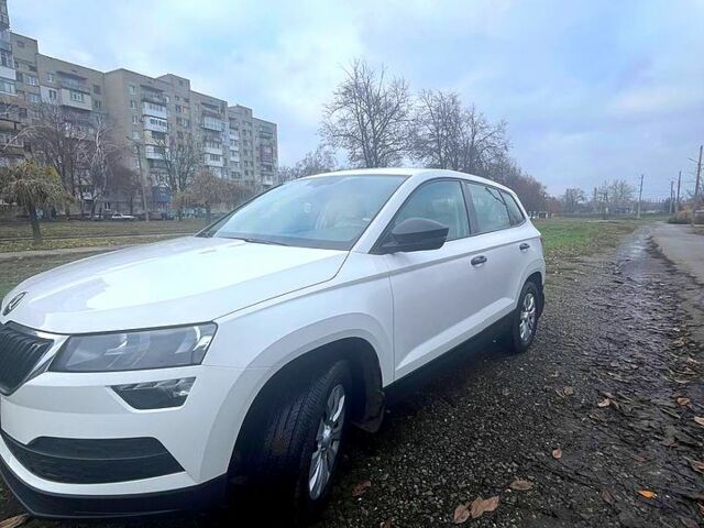 Белый Шкода Karoq, объемом двигателя 1.4 л и пробегом 19 тыс. км за 23500 $, фото 1 на Automoto.ua