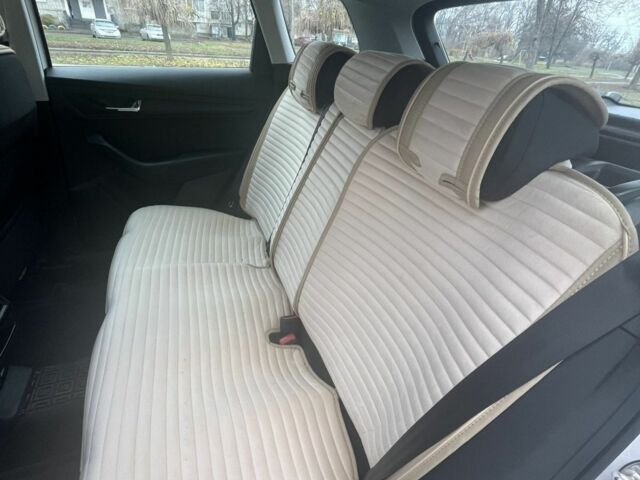 Белый Шкода Karoq, объемом двигателя 0 л и пробегом 19 тыс. км за 23500 $, фото 2 на Automoto.ua