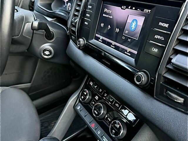 Белый Шкода Karoq, объемом двигателя 1.4 л и пробегом 107 тыс. км за 20500 $, фото 14 на Automoto.ua