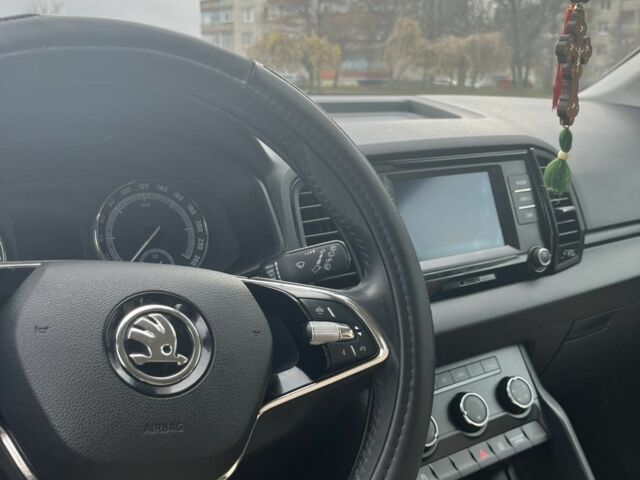 Белый Шкода Karoq, объемом двигателя 0 л и пробегом 19 тыс. км за 23500 $, фото 3 на Automoto.ua