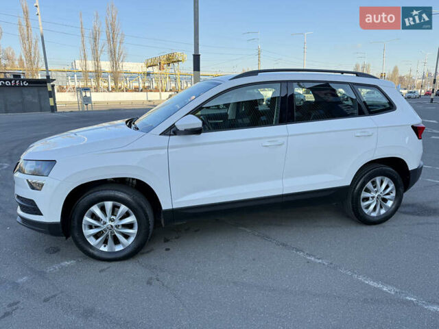 Белый Шкода Karoq, объемом двигателя 2 л и пробегом 78 тыс. км за 22000 $, фото 4 на Automoto.ua