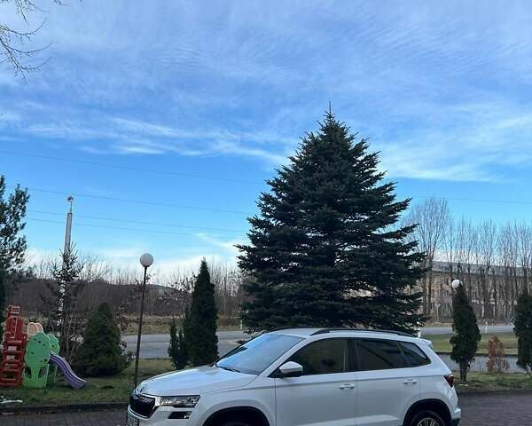Белый Шкода Karoq, объемом двигателя 1.4 л и пробегом 31 тыс. км за 27500 $, фото 1 на Automoto.ua