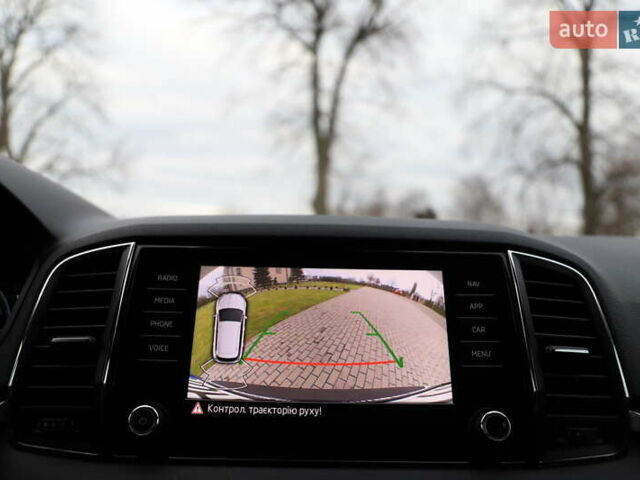 Білий Шкода Karoq, об'ємом двигуна 2 л та пробігом 88 тис. км за 29800 $, фото 111 на Automoto.ua