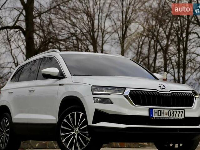 Білий Шкода Karoq, об'ємом двигуна 2 л та пробігом 88 тис. км за 29800 $, фото 34 на Automoto.ua