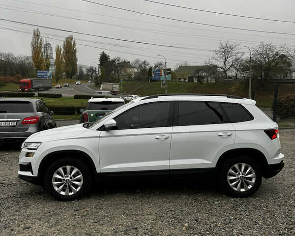 Білий Шкода Karoq, об'ємом двигуна 1.97 л та пробігом 147 тис. км за 27800 $, фото 2 на Automoto.ua