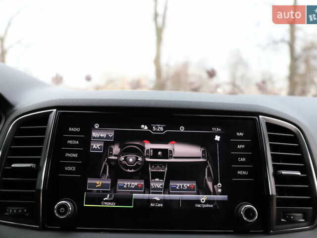 Білий Шкода Karoq, об'ємом двигуна 2 л та пробігом 88 тис. км за 29800 $, фото 119 на Automoto.ua