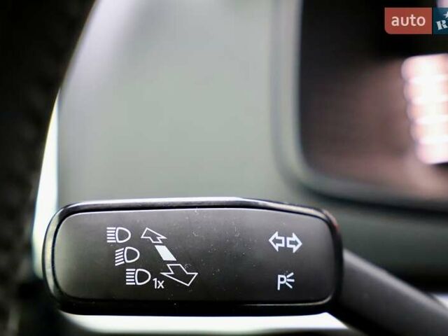 Білий Шкода Karoq, об'ємом двигуна 2 л та пробігом 88 тис. км за 29800 $, фото 105 на Automoto.ua