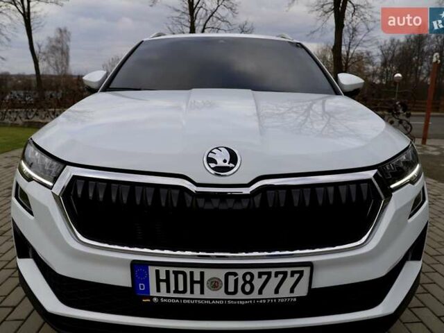 Білий Шкода Karoq, об'ємом двигуна 2 л та пробігом 88 тис. км за 29800 $, фото 5 на Automoto.ua
