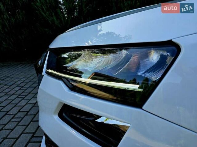 Белый Шкода Karoq, объемом двигателя 2 л и пробегом 88 тыс. км за 28900 $, фото 27 на Automoto.ua