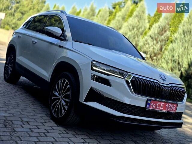 Белый Шкода Karoq, объемом двигателя 2 л и пробегом 88 тыс. км за 28900 $, фото 1 на Automoto.ua