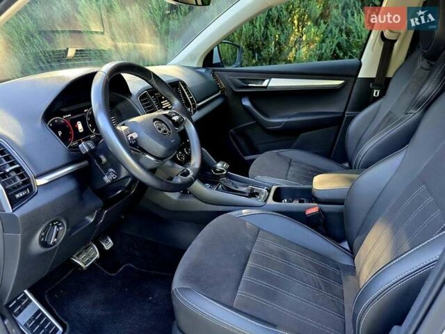Белый Шкода Karoq, объемом двигателя 2 л и пробегом 88 тыс. км за 28900 $, фото 17 на Automoto.ua