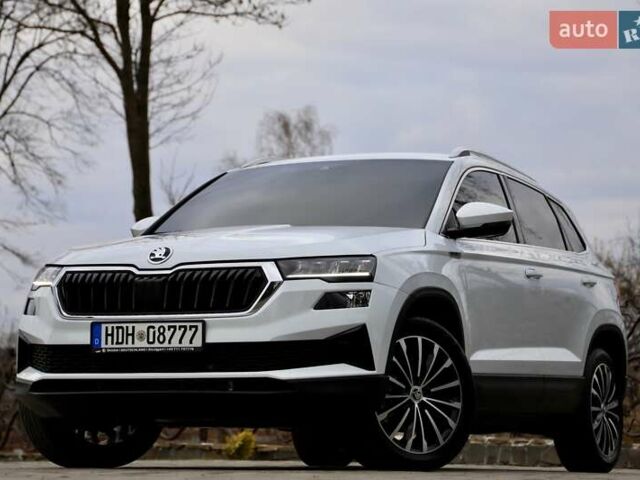 Білий Шкода Karoq, об'ємом двигуна 2 л та пробігом 88 тис. км за 29800 $, фото 1 на Automoto.ua
