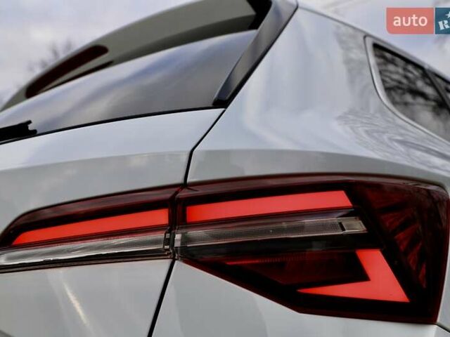 Білий Шкода Karoq, об'ємом двигуна 2 л та пробігом 88 тис. км за 29800 $, фото 63 на Automoto.ua
