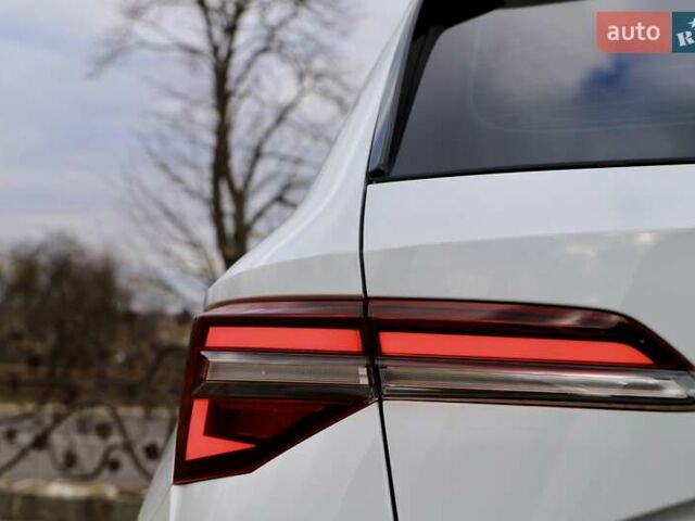 Білий Шкода Karoq, об'ємом двигуна 2 л та пробігом 88 тис. км за 29800 $, фото 21 на Automoto.ua