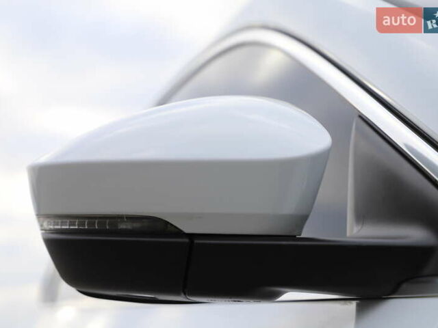 Білий Шкода Karoq, об'ємом двигуна 2 л та пробігом 88 тис. км за 29800 $, фото 55 на Automoto.ua