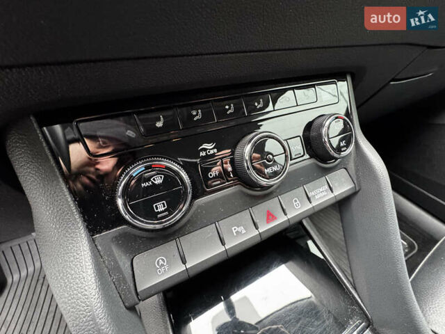 Білий Шкода Karoq, об'ємом двигуна 1.4 л та пробігом 68 тис. км за 24450 $, фото 37 на Automoto.ua