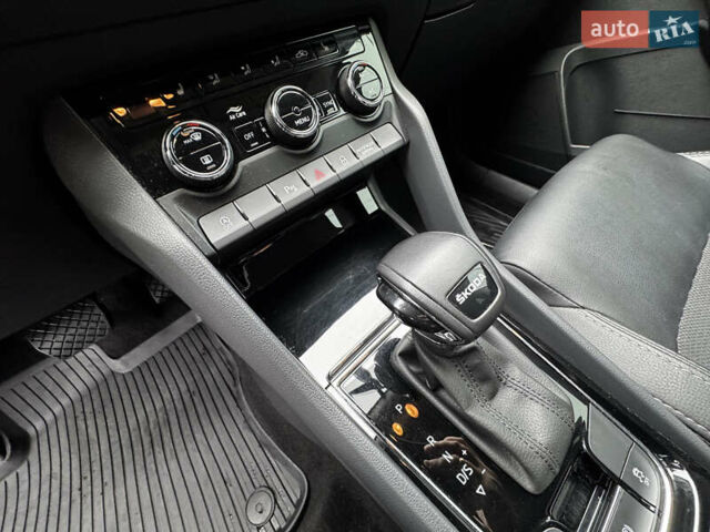 Білий Шкода Karoq, об'ємом двигуна 1.4 л та пробігом 68 тис. км за 24450 $, фото 36 на Automoto.ua