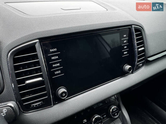 Білий Шкода Karoq, об'ємом двигуна 1.4 л та пробігом 68 тис. км за 24450 $, фото 42 на Automoto.ua