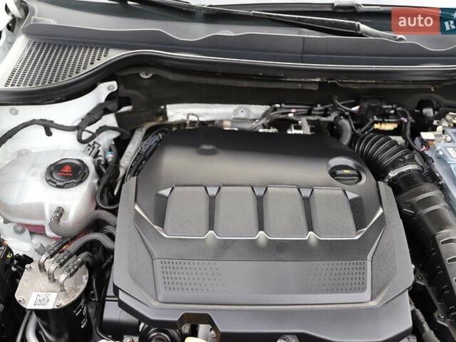 Білий Шкода Karoq, об'ємом двигуна 2 л та пробігом 88 тис. км за 29800 $, фото 128 на Automoto.ua